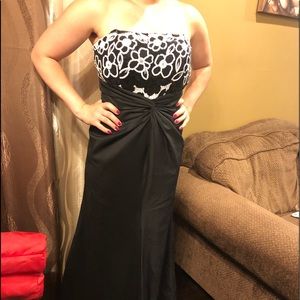 David Meister brand new full length black dress